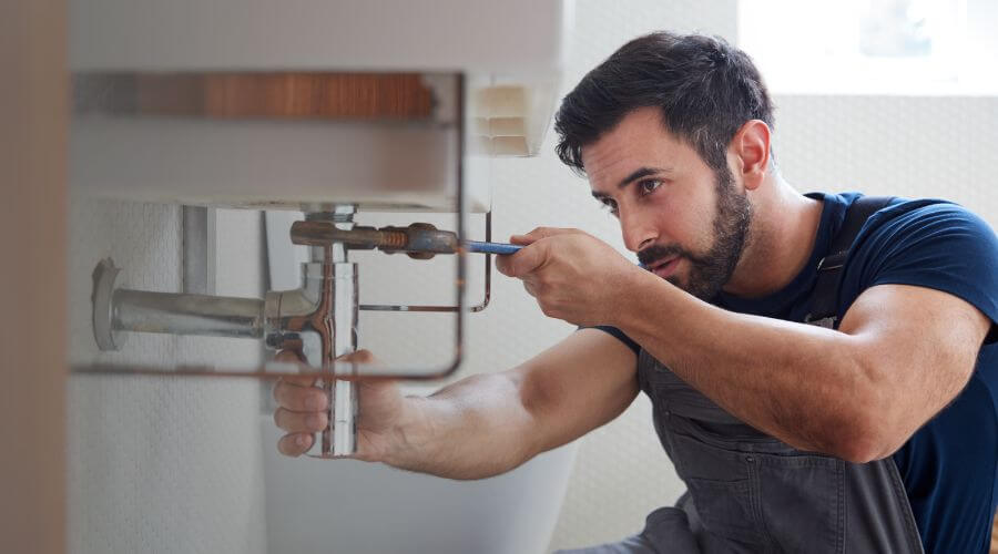 Expert burst pipe repair services in Larwill, IN